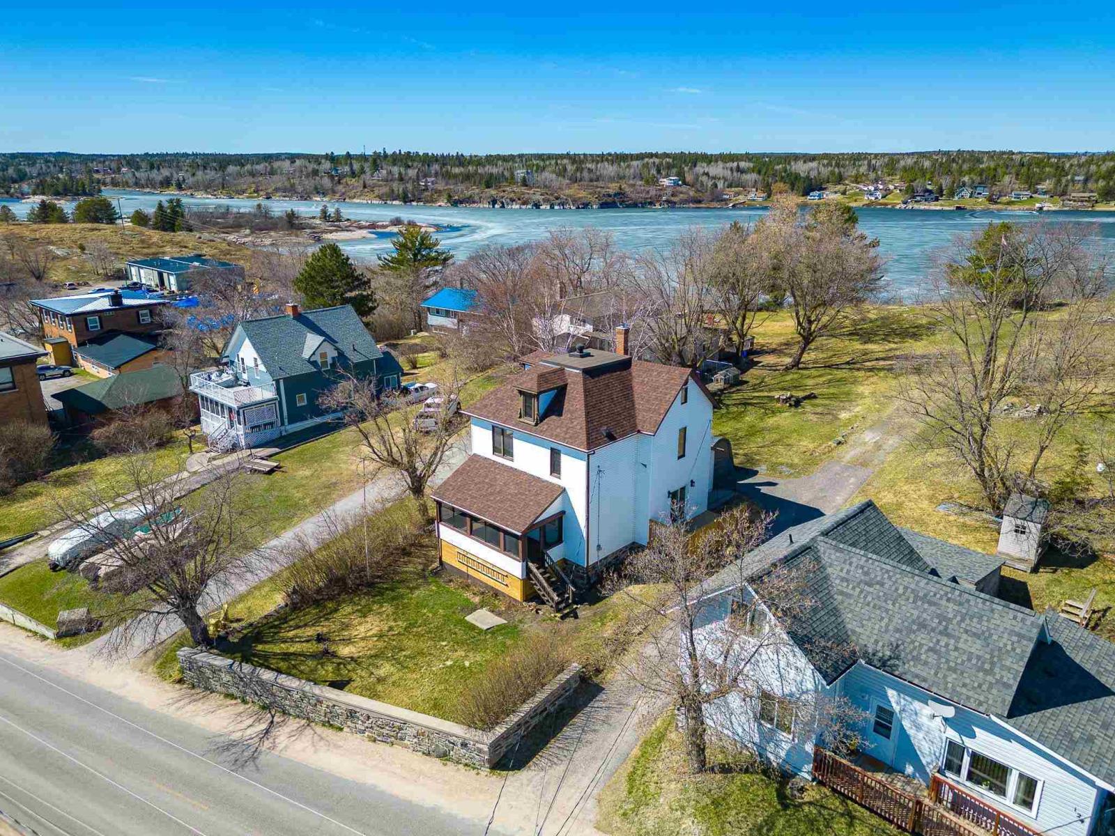 118 Government Road, For Sale in Kenora Zoocasa