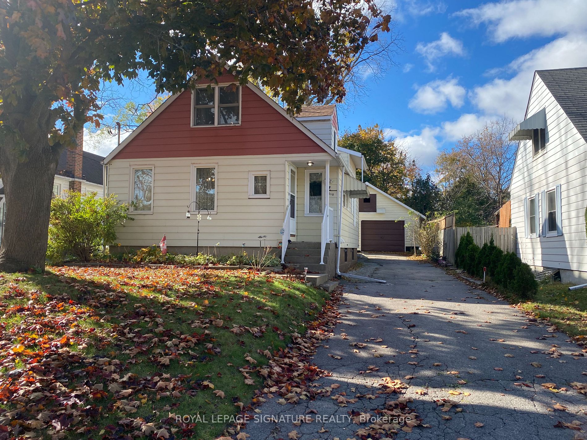 310 Kent St, For Sale in Whitby Zoocasa