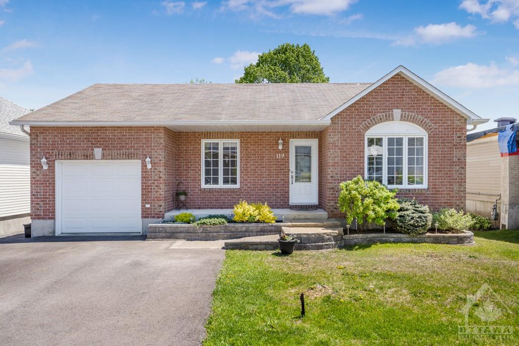 119 Stanley Avenue, For Sale in Champlain Zoocasa