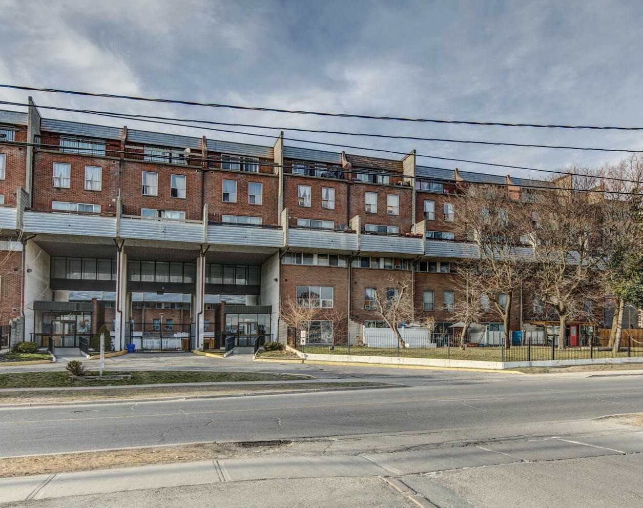 225 10 Eddystone Ave, Sold in Toronto Zoocasa