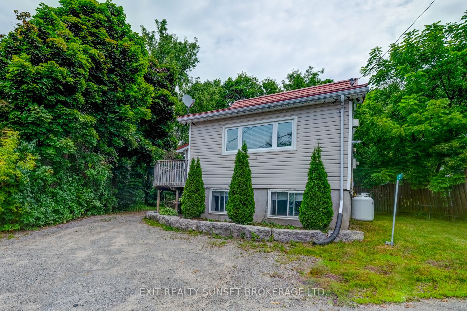 9 Birchcliff Ave, For Rent in Kawartha Lakes Zoocasa