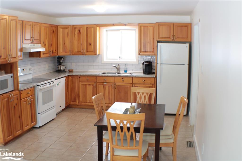 124 Clearwater Lake Road, For Sale in Huntsville Zoocasa