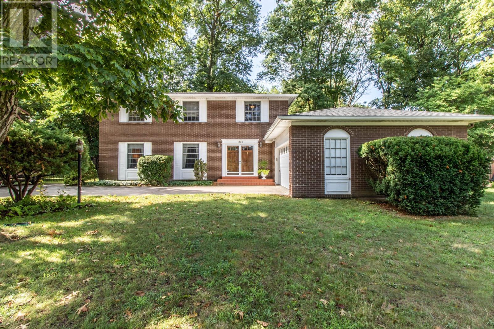 1325 Golfview Drive, LaSalle (19023910) Zoocasa