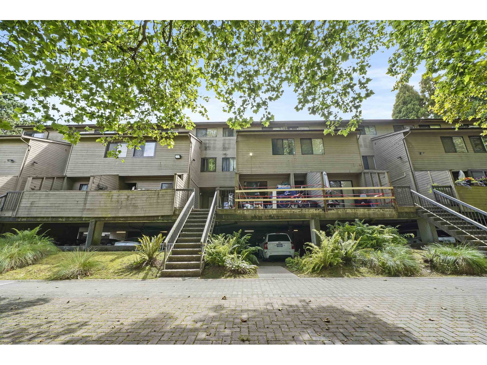 209 8020 Colonial Drive, For Sale in Richmond Zoocasa