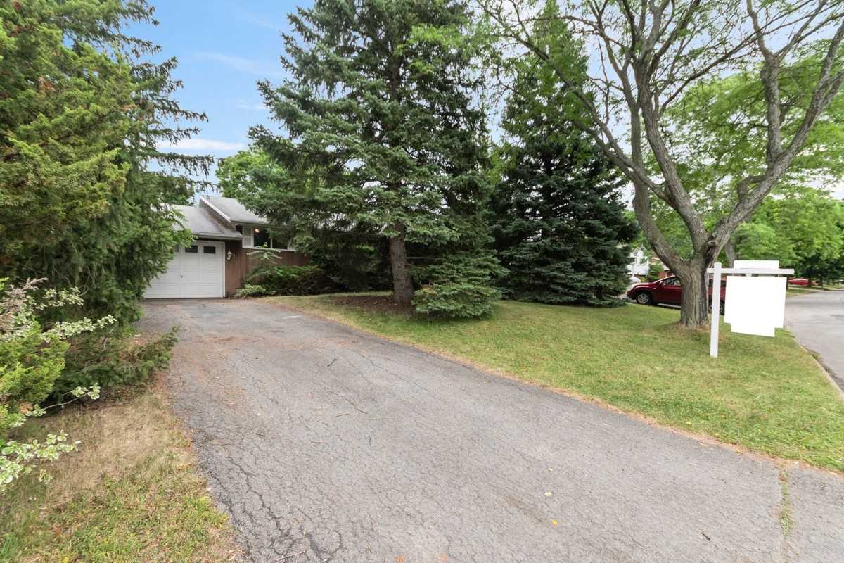 10 24 Bond St, For Sale in Brantford Zoocasa