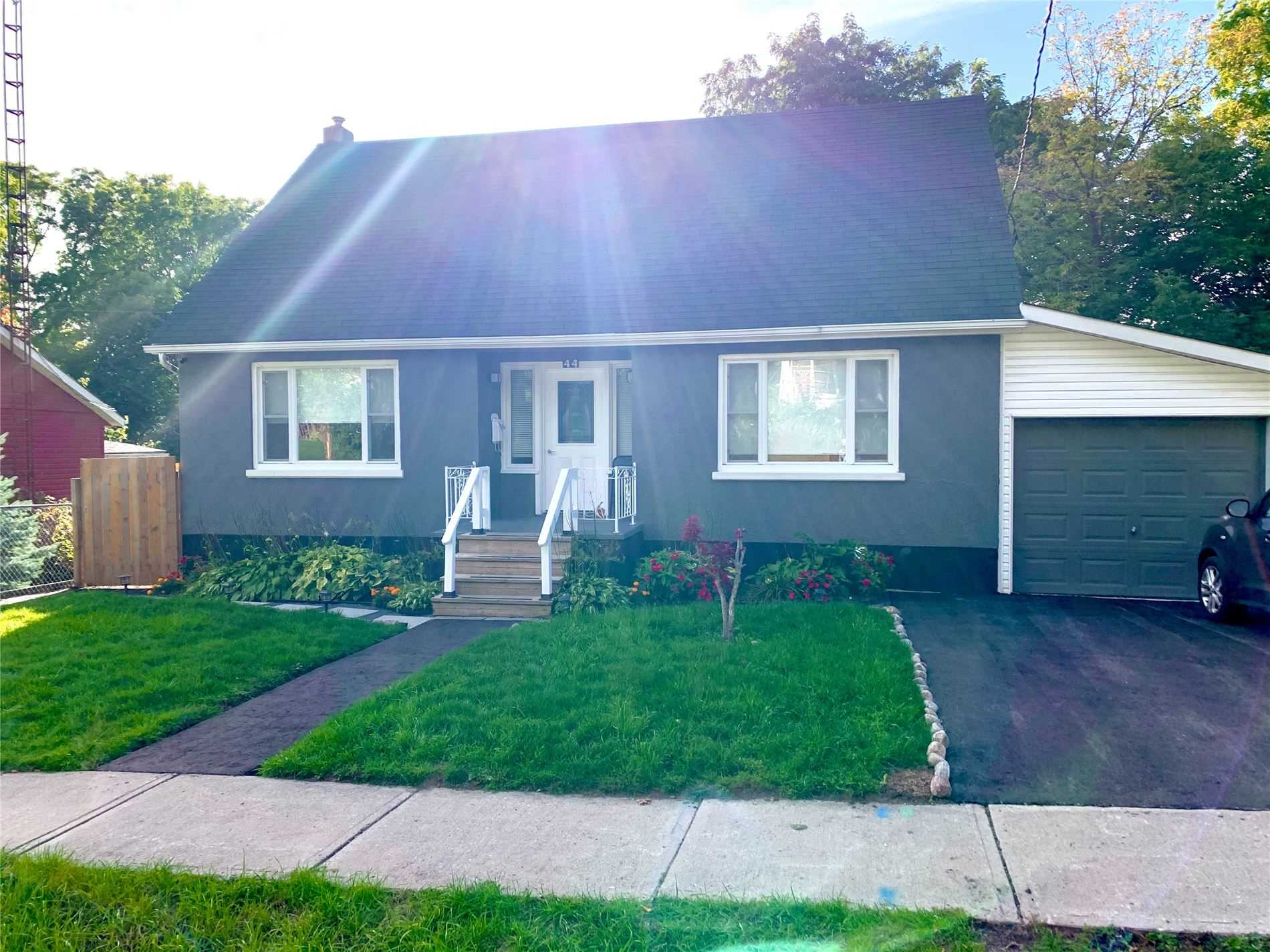 44 Elgin St, Suspended in Port Hope Zoocasa