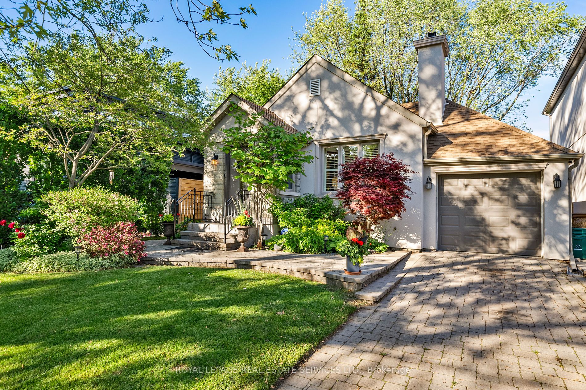 1071 Royal York Rd, Sold in Etobicoke Zoocasa