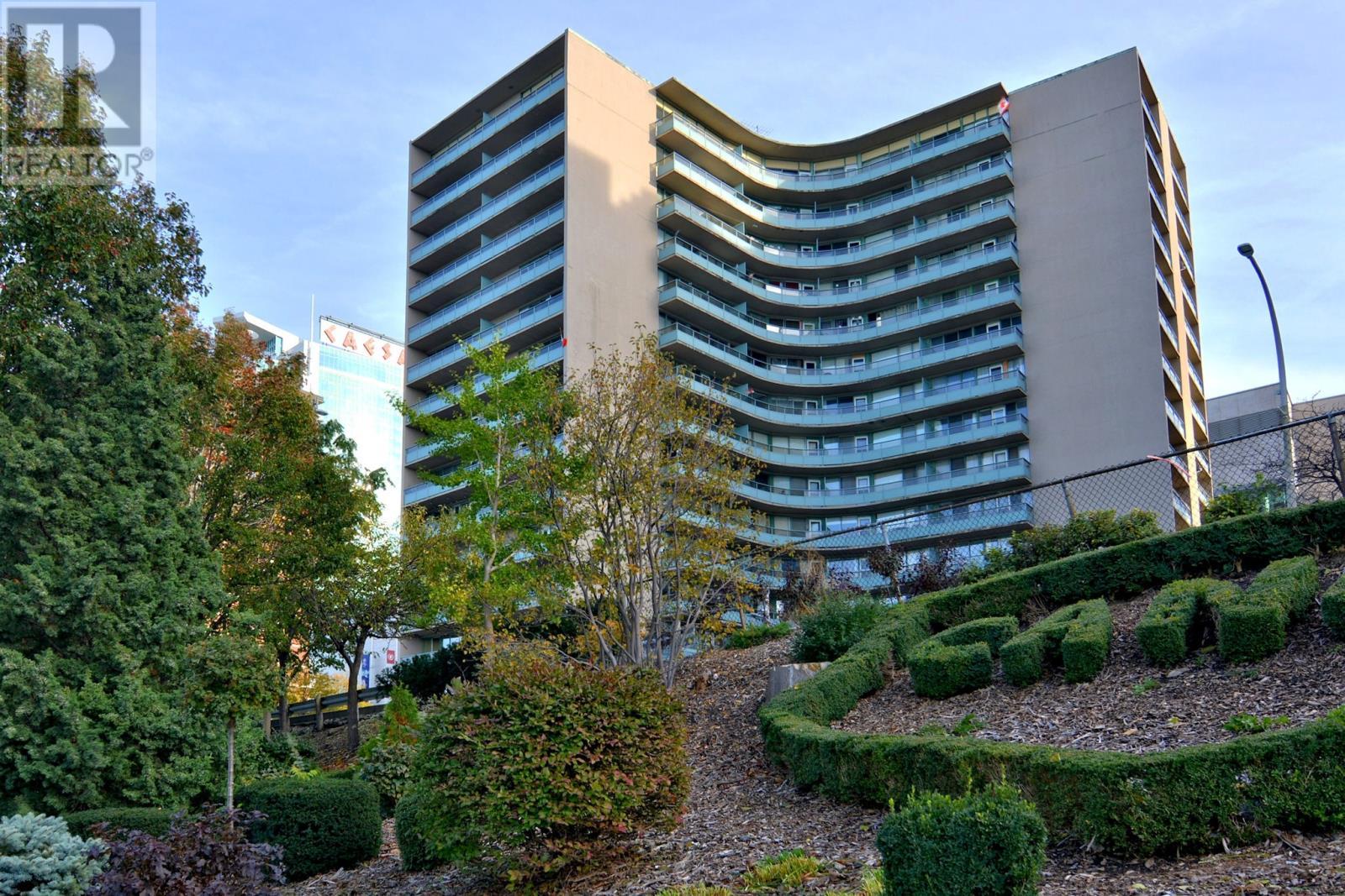 910 111 Riverside Drive East, Windsor (19018681) Zoocasa