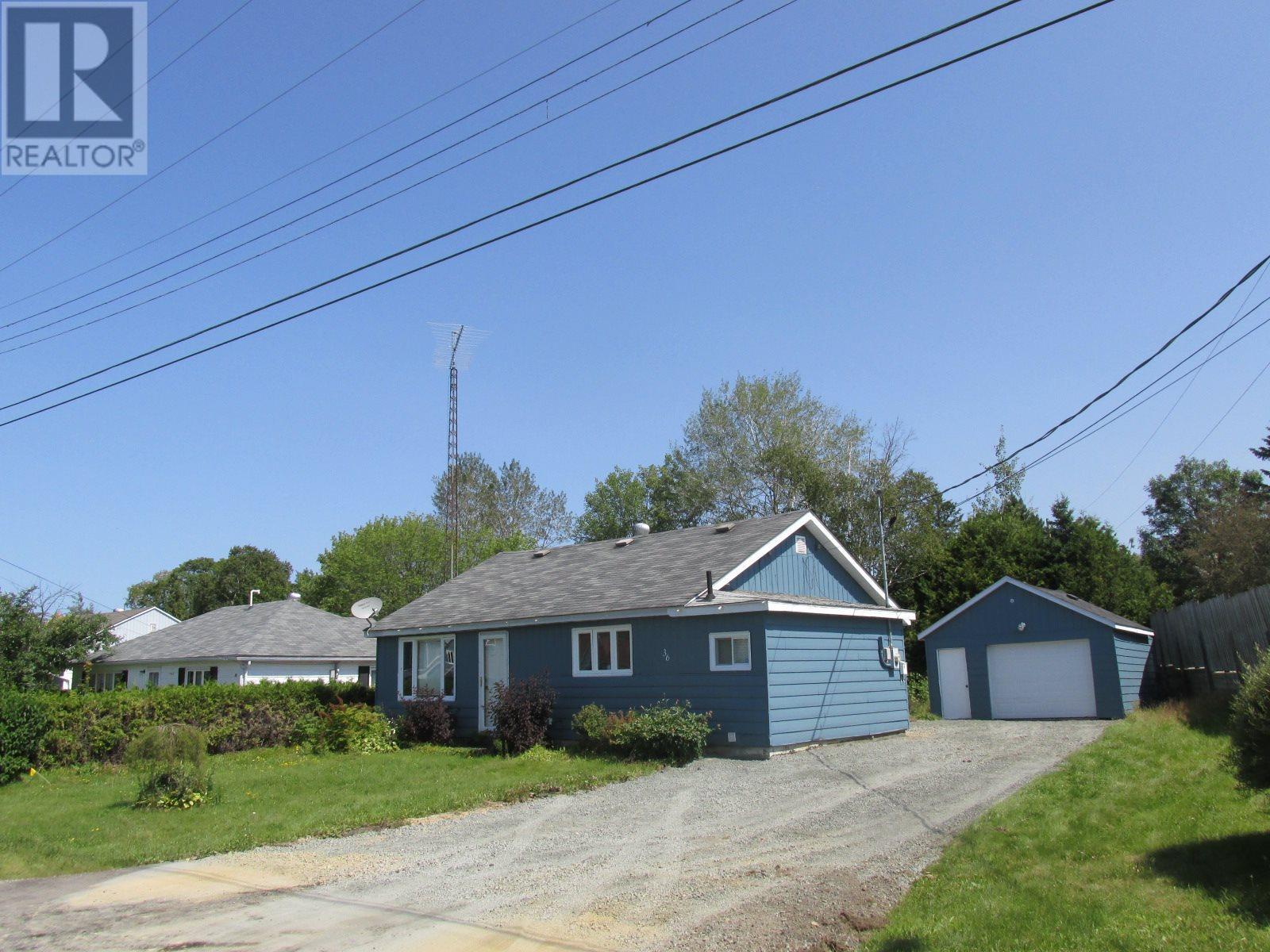 36 Lakeview Road, Elliot Lake (SM119969) Zoocasa