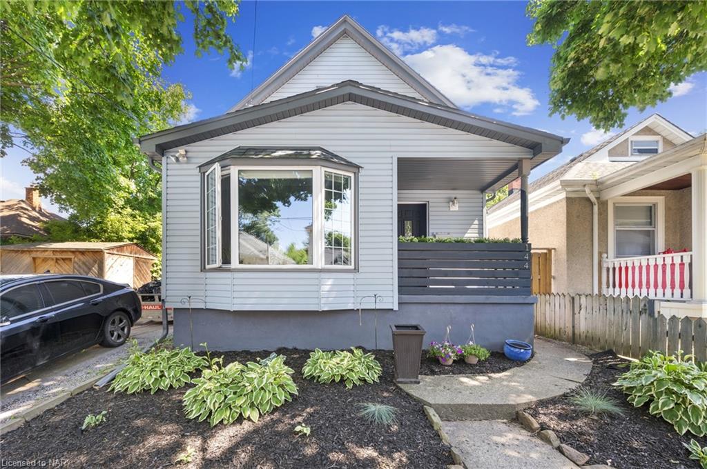 144 Pleasant Avenue, For Sale in St. Catharines Zoocasa