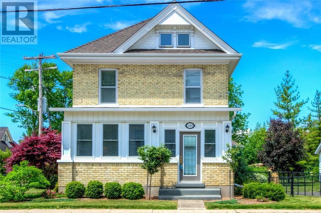 140 Alice Street, Lucan Biddulph (131906) Zoocasa