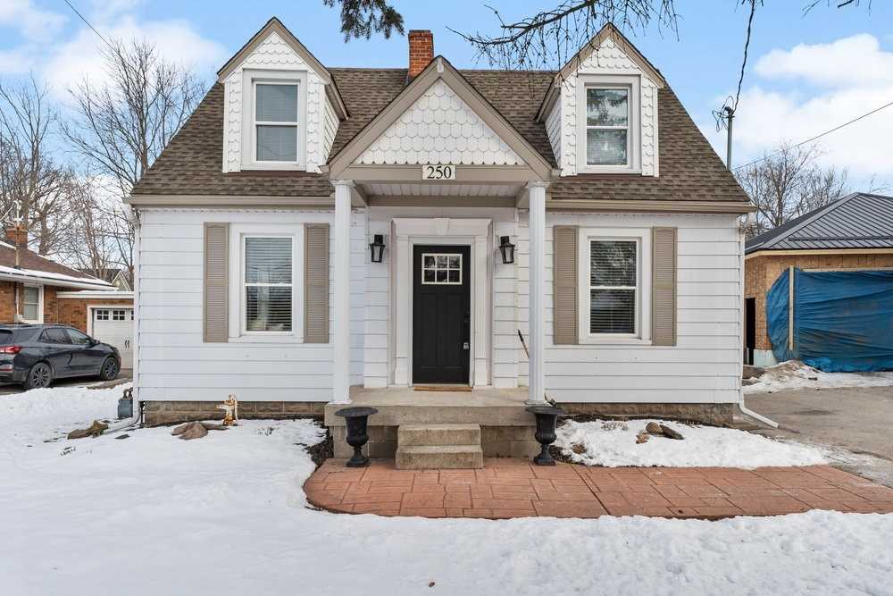 250 Caithness St E, Sold in Caledonia Zoocasa