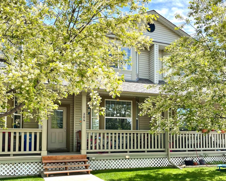 304, 2006 Luxstone Boulevard Sw, For Sale in Airdrie Zoocasa