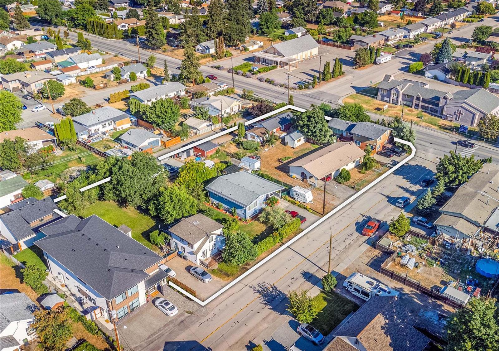 530 Dougall Road, N, For Sale in Kelowna Zoocasa