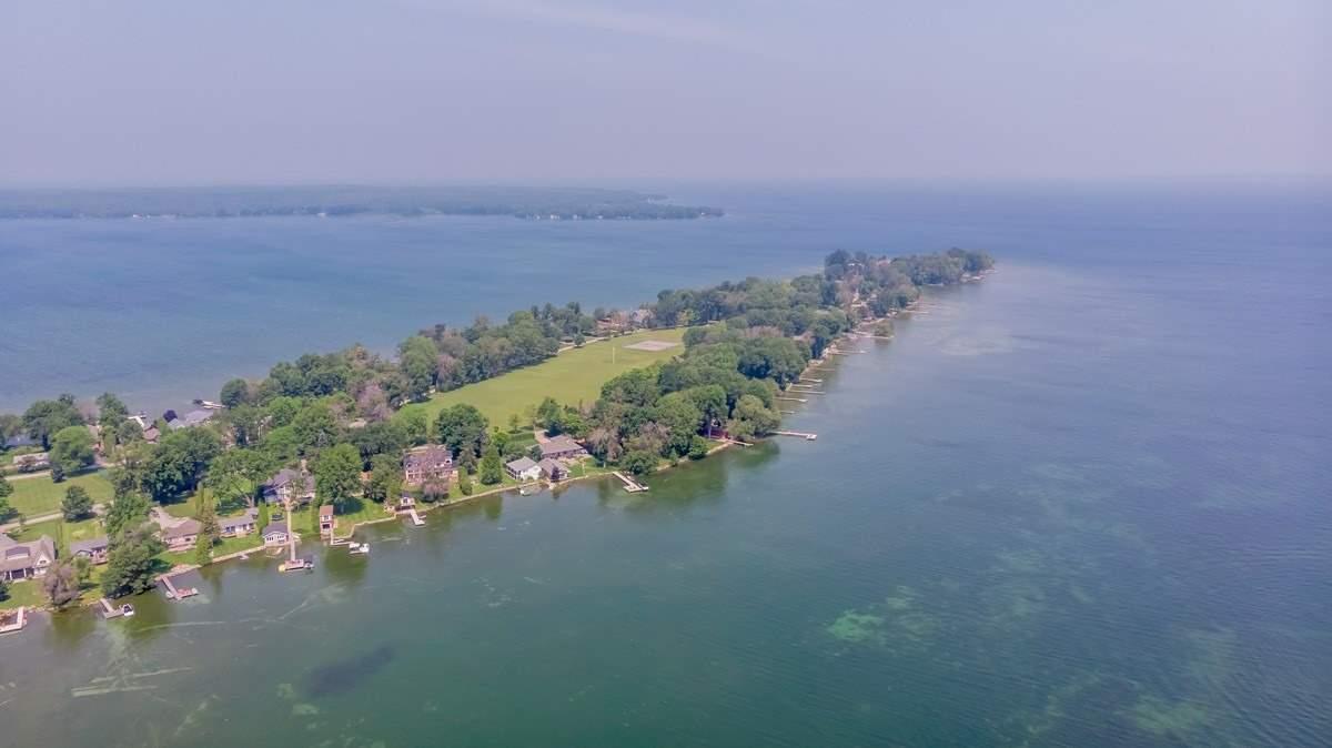 530 Duclos Point Rd, Suspended in Zoocasa